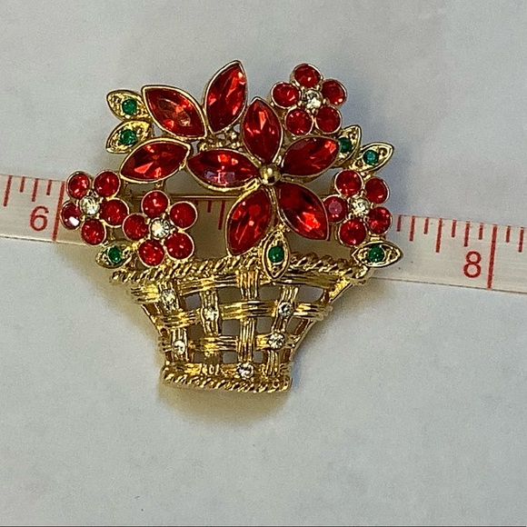 Basket of Red Flowers/Poinsettias Brooch - Picture 4 of 5